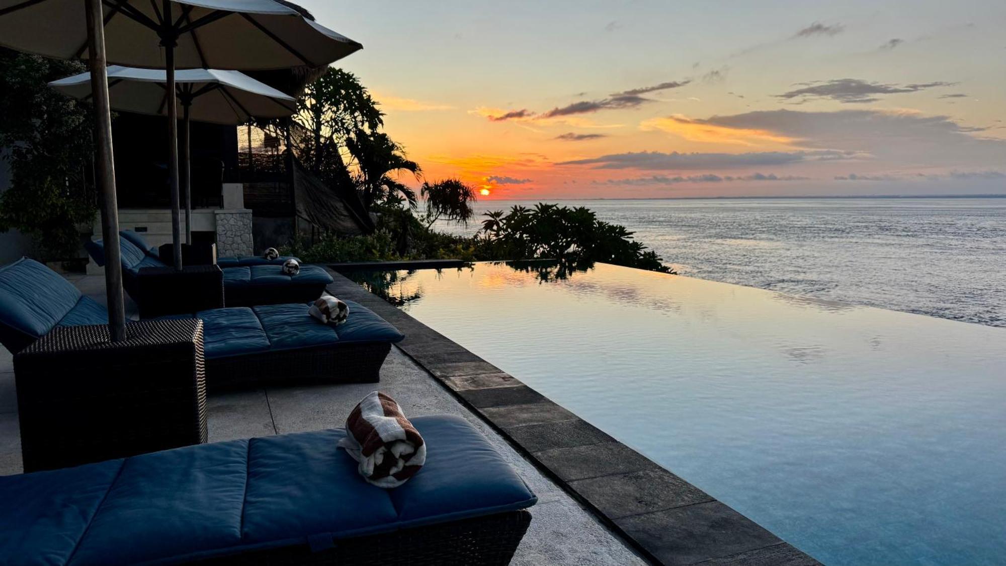The Point Resort Lembongan Экстерьер фото